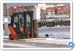 Eis-Wattenblicke u. erster Frachter 10.02. 2012.WMV